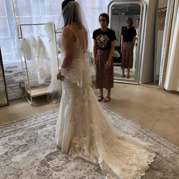 Madison James ivory wedding dress - Picture 4 of 7